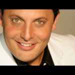 Enrico Brignano – Il costume